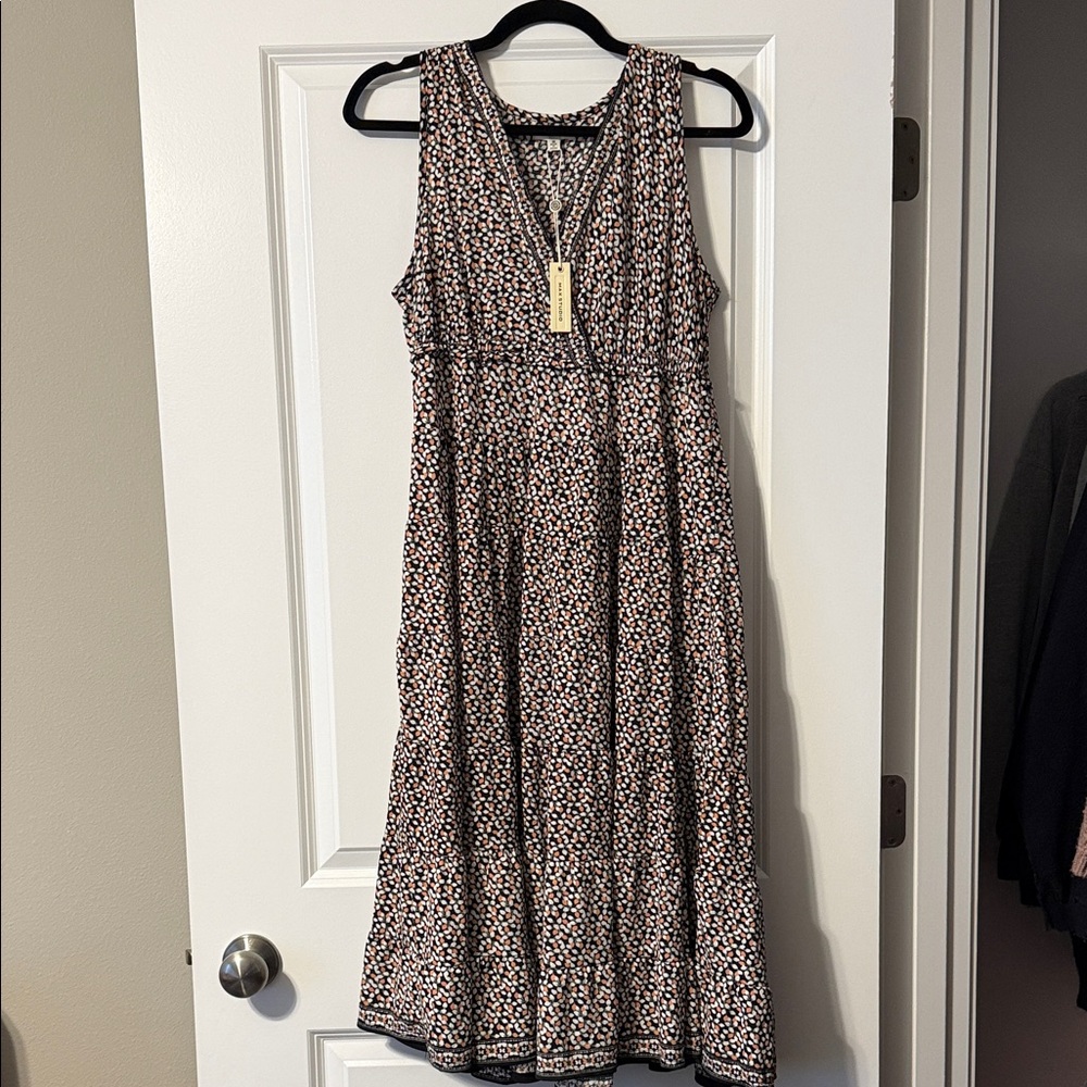 Max Studio Black and White Floral Midi Dress